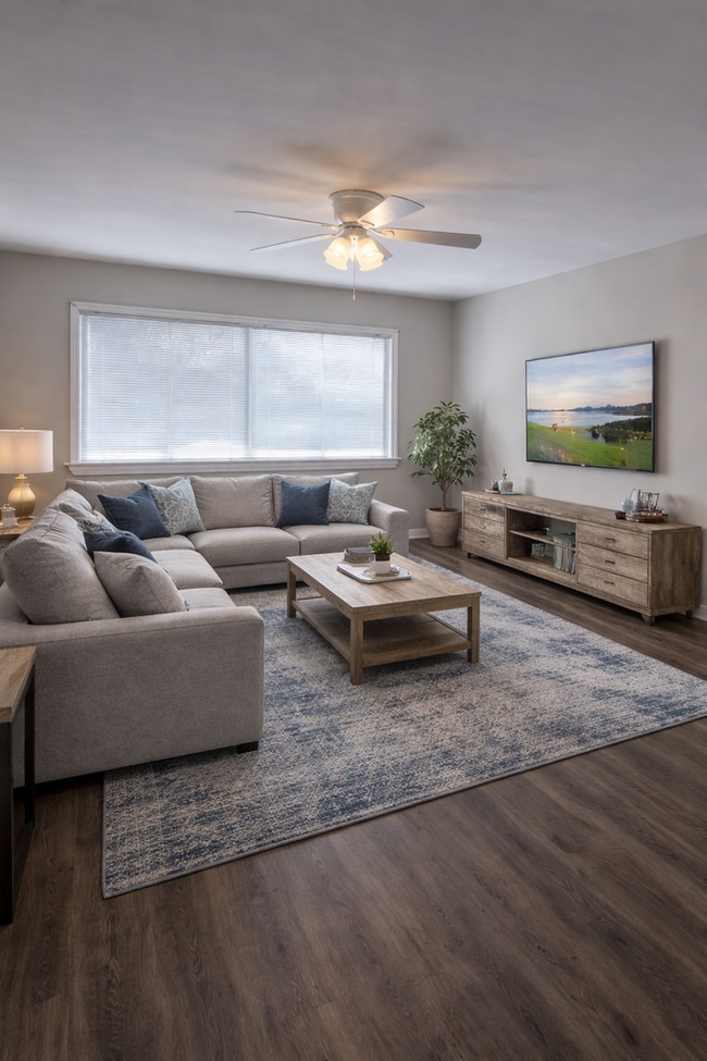 Photo - Summit Street Duplexes Apartment