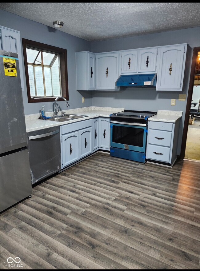 Foto del edificio - 5123 Pappas Dr