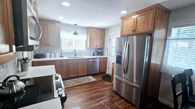 Foto del edificio - Fully Furnished 3 Bedroom Home in Coeur d'...