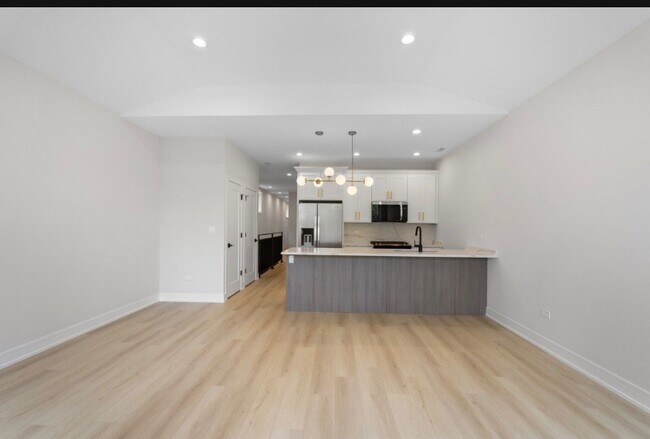 Foto del edificio - 5006 S Prairie Ave