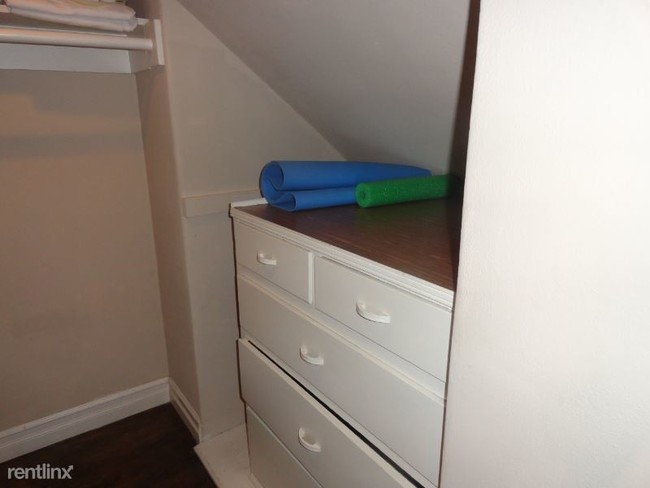 Foto del edificio - 1 br, 1 bath Apartment - 1036 B Street