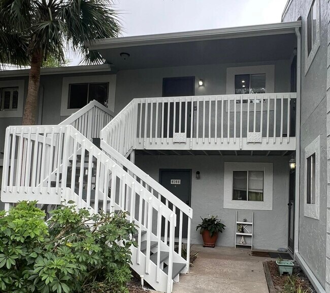 Foto del edificio - 4152 Plantation Cove Dr