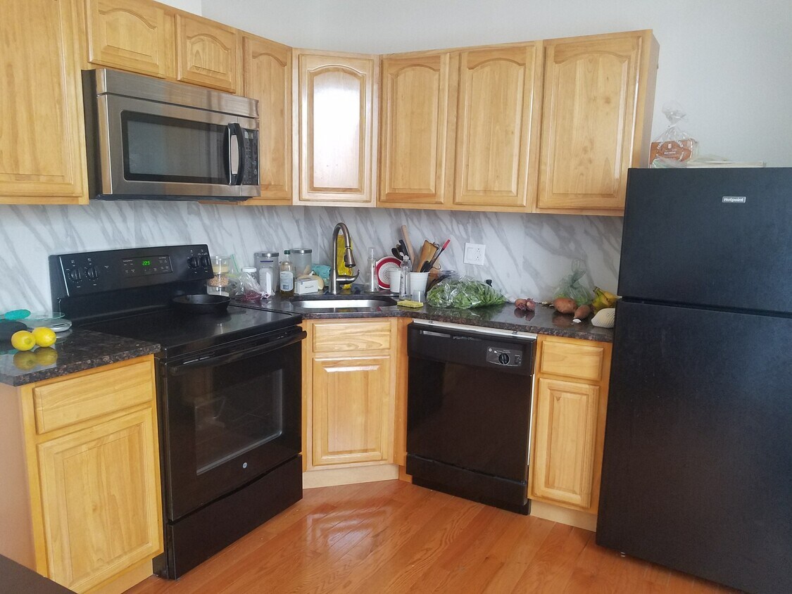 Primary Photo - 1043 Spring Garden St