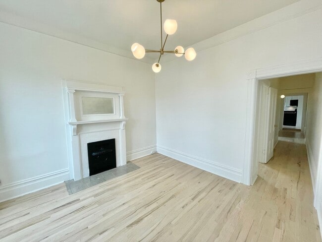 Building Photo - LIGHT FILLED, CHARMING,  2BR/1BA NOE VALLEY/ VALENCIA CORRIDOR MODERN CONDO PROGRESSIVE