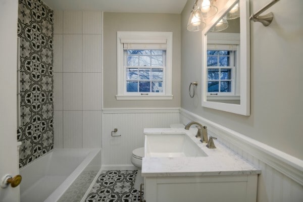 Updated bath - 3504 Belmont Blvd