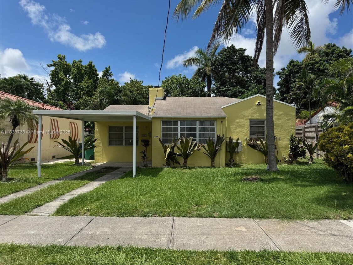 Foto principal - 671 NE 87th St