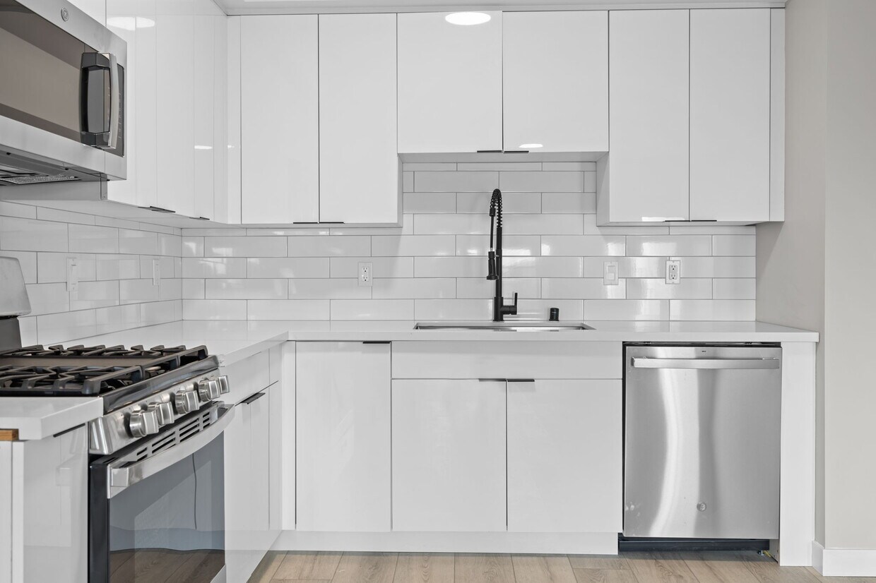 Foto principal - 12714 S Figueroa St