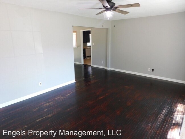 Foto del edificio - 3 br, 1 bath House - 526 W 10th
