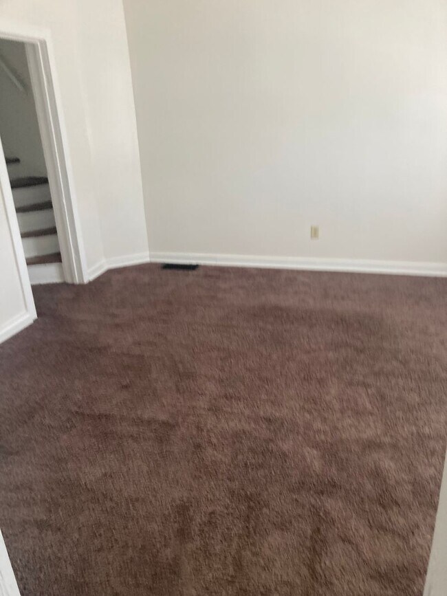 701 Roosevelt Ave Unit 703, Beloit, WI 53511 Room for Rent in Beloit