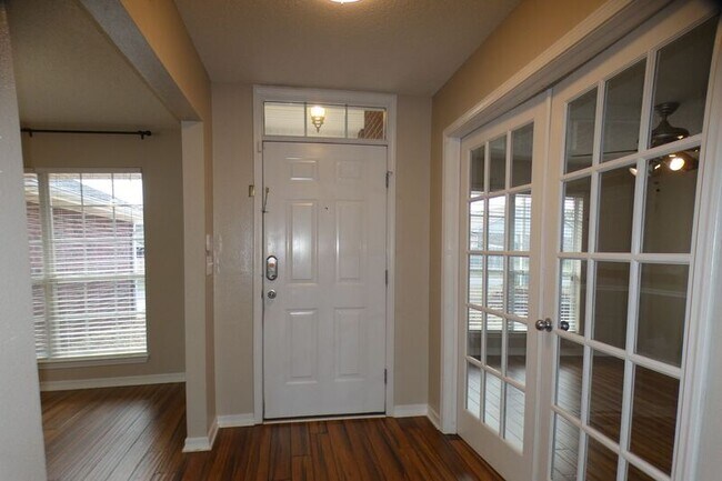 Foto del edificio - 4766 Thousand Oaks Blvd