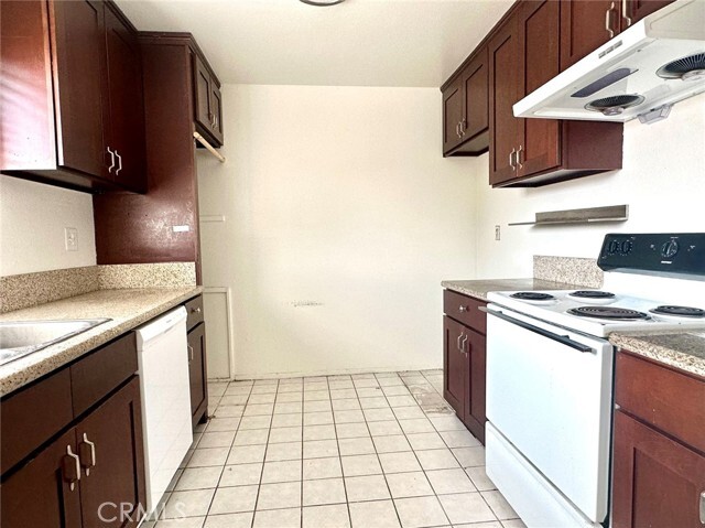Primary Photo - 3454 Towne Center Dr