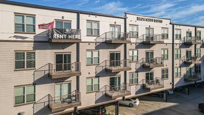 Building Photo - 2725 4th Ave S