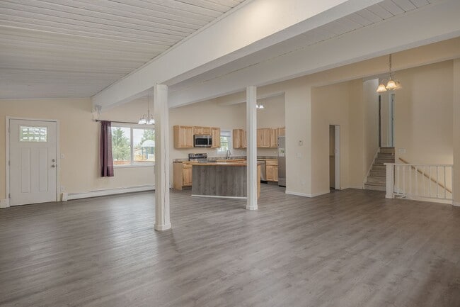 Building Photo - 1516 Buttercup St