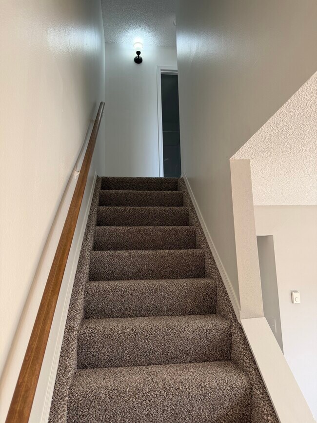 Building Photo - 579 Winnie Way