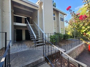Building Photo - 7131 Stella Ln