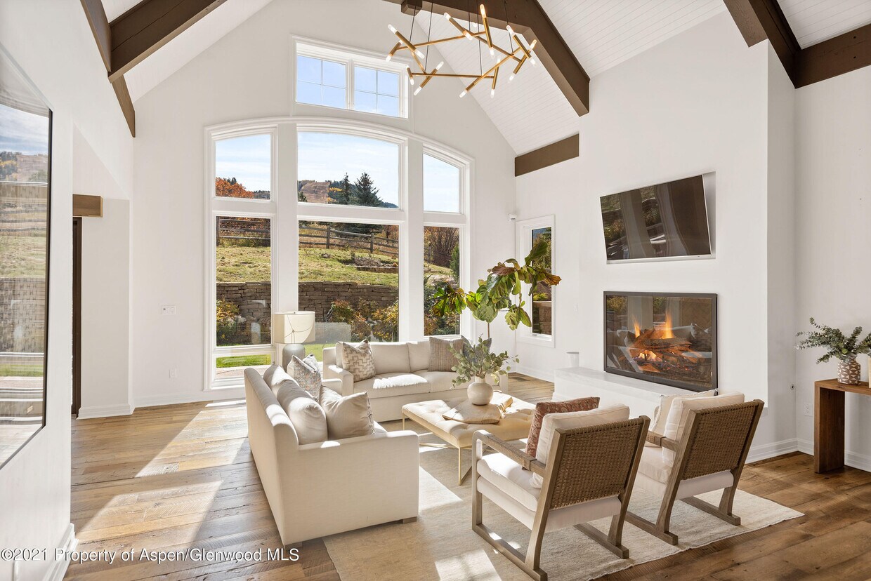 Foto principal - 293 Heather Ln