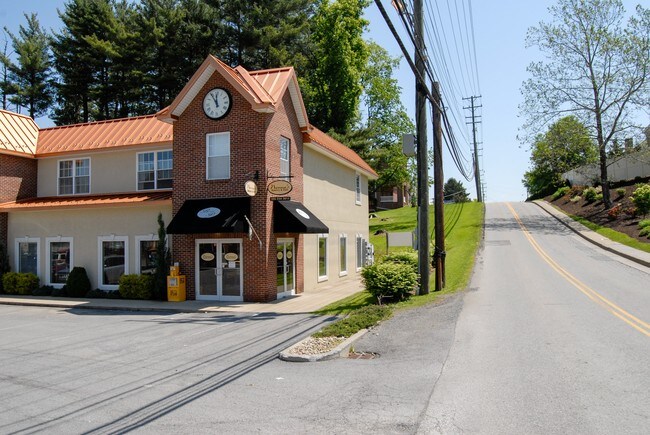 Foto del edificio - Burrough's Place
