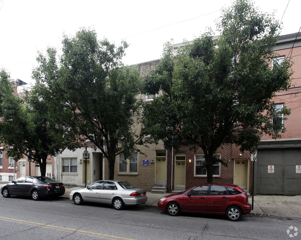 Primary Photo - Christian Court