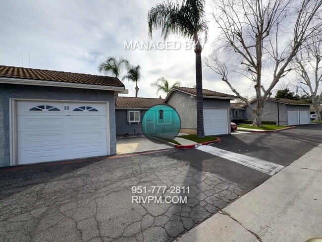 Building Photo - Cute Modern Condo in Riverside – Move-In Ready!