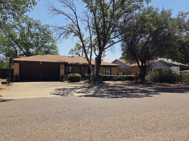 Building Photo - 810 Mimosa Ave
