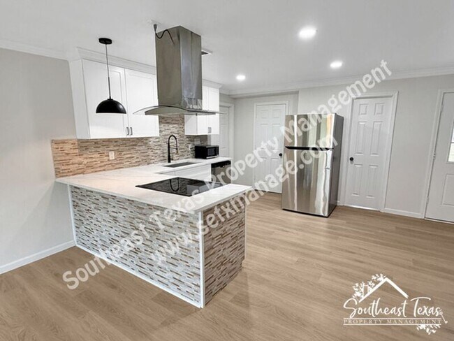 Building Photo - 5260 Landry Ln