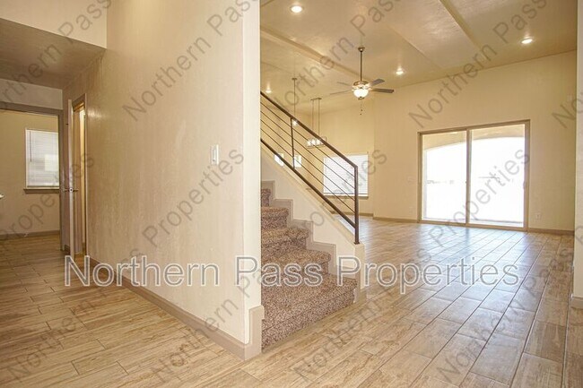 Building Photo - 7825 Enchanted View Dr