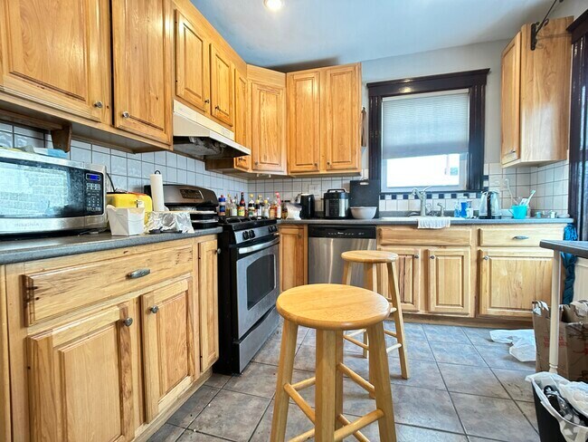Building Photo - 43 Imrie Rd