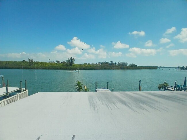 Foto del edificio - 18213 Gulf Blvd