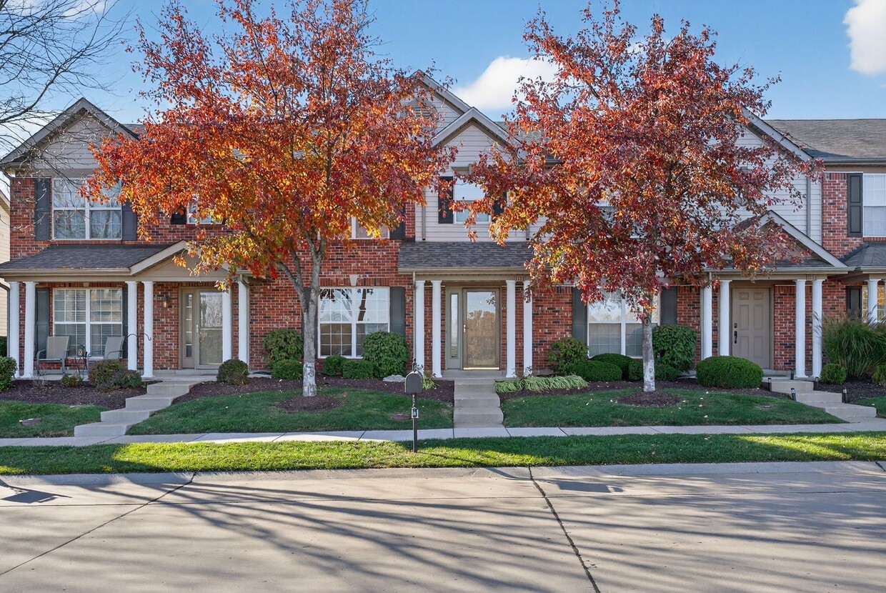 Primary Photo - Spacious 3BR Townhome Across From Neighbor...