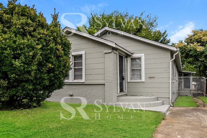 Primary Photo - Adorable 4 bedroom, 2 bath home!