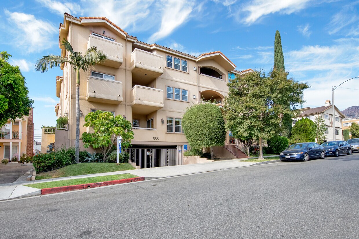 555 E Santa Anita Ave Unit 101, Burbank, CA 91501 Condo for Rent in