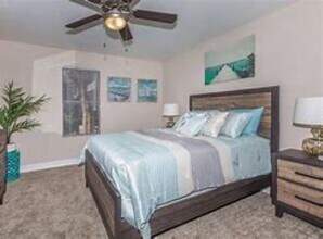 Building Photo - 420 Garland Dr