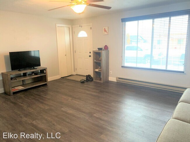 Building Photo - 3 br, 1 bath House - 3355 Bell Avenue