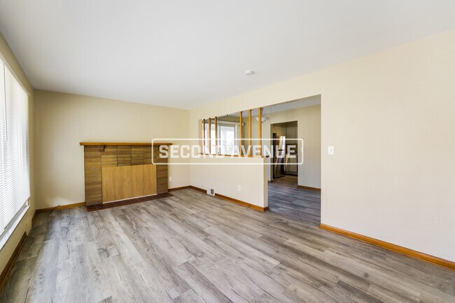 Building Photo - 465 Willow Ave