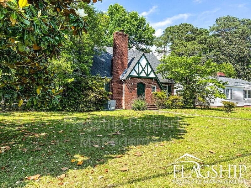 2401 E 4th St, Greenville, NC 27858