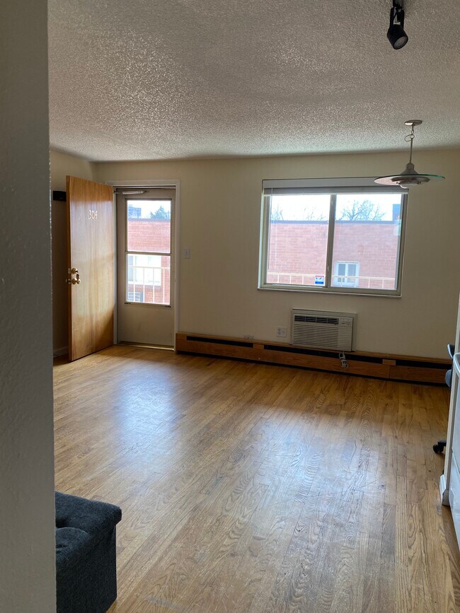 Building Photo - 148 S Emerson St