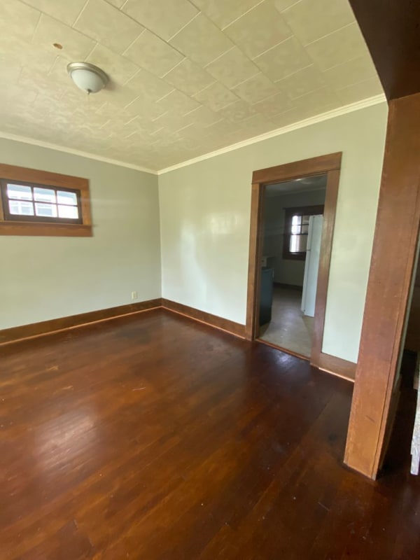 Building Photo - 127 Iroquois Ave