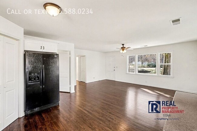 Foto del edificio - 3312 Colby Dr