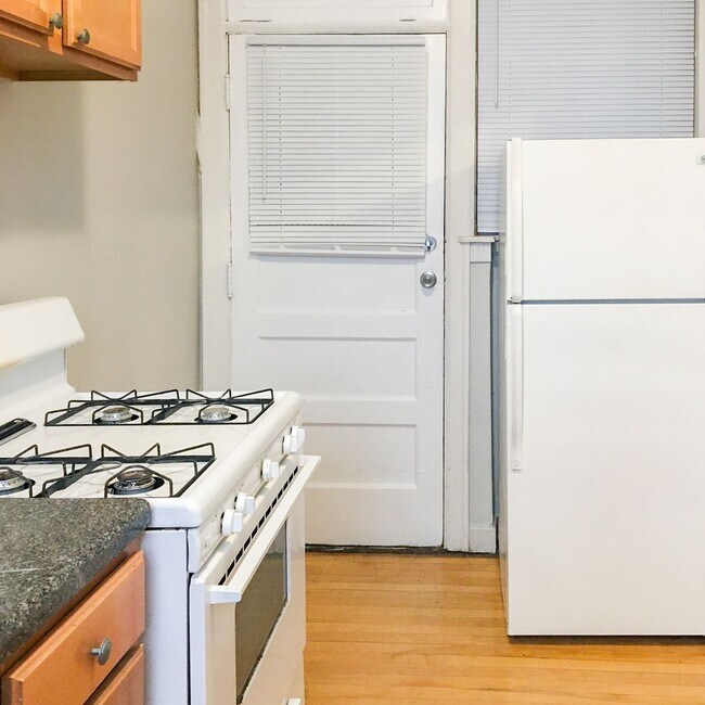 Foto del edificio - 2008 W Foster Ave