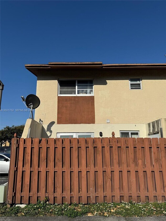 Foto del edificio - 11 SW 109th Ave