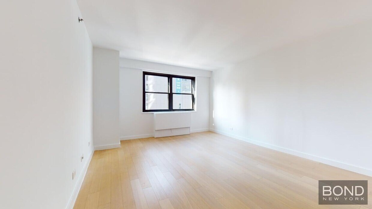 Primary Photo - 222 E 39th St