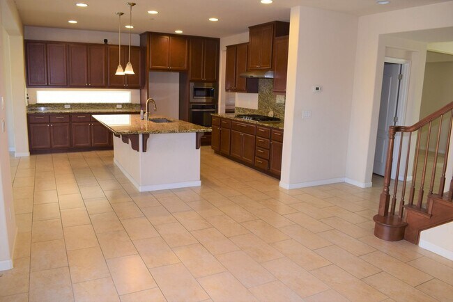 Building Photo - 4 Bed/3.5 Bath Home in Elk Grove! -  Resident Benefit Package Property