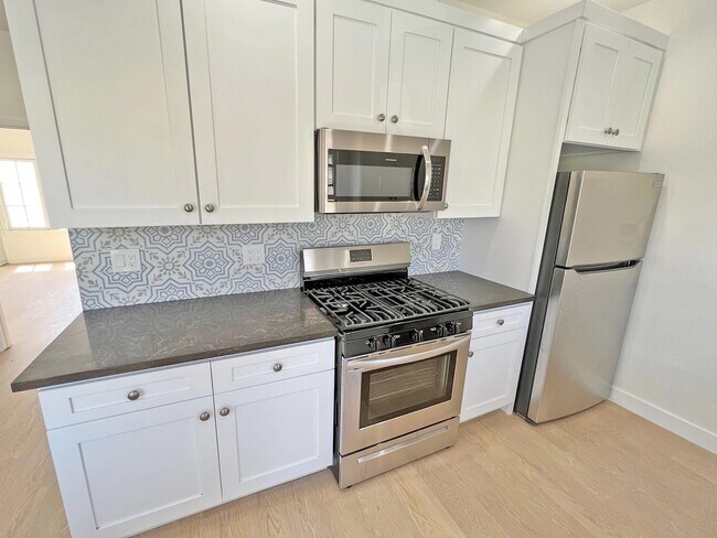 Foto del edificio - 3919 1/2-31-2 Mont Clair St