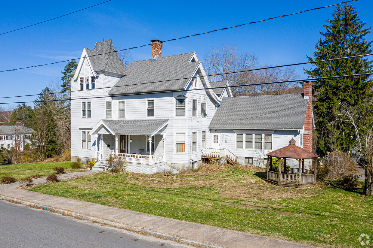 Primary Photo - 56 Walnut St