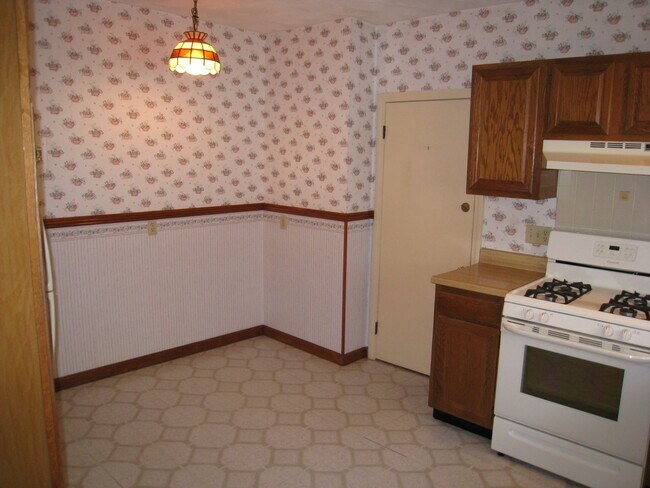 Foto del edificio - No Brokers Fee, In-Unit Washer and Dryer, Parking Included