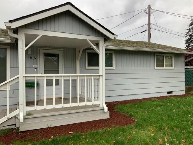 Building Photo - 3 Bedroom House in Springfield