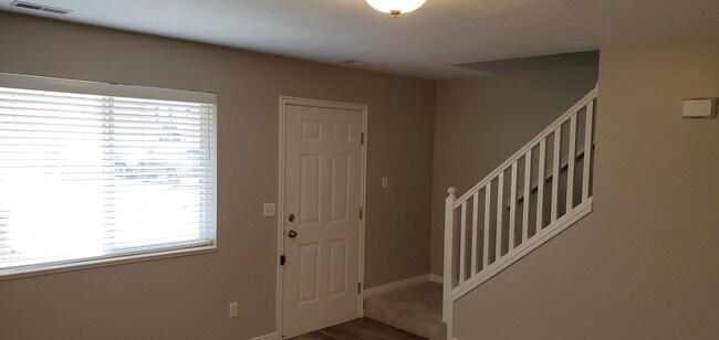 Living rooom - 459 Pheasant Ridge Dr