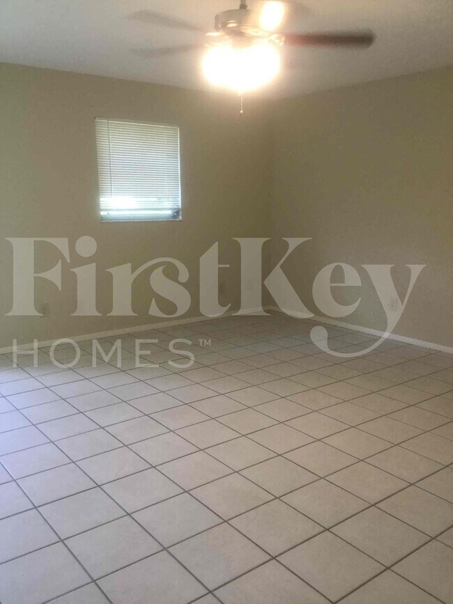 Foto del edificio - 687 SW Heather St