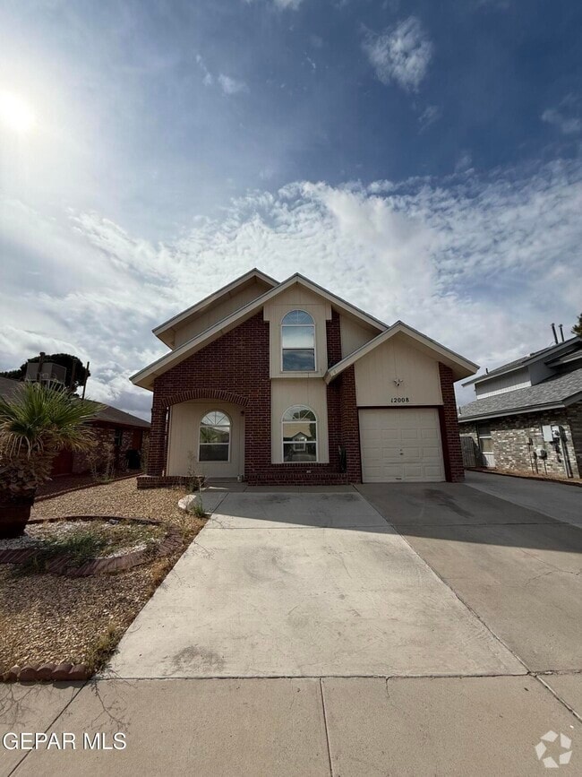 Building Photo - 12008 Castle Woods Dr