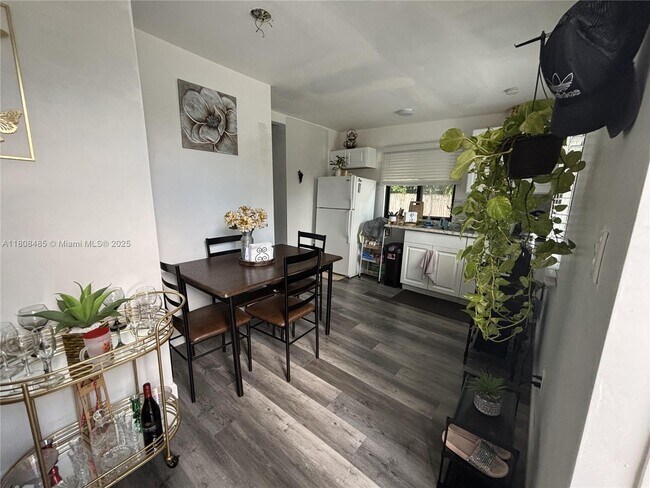 Foto del edificio - 1055 NW 153rd St